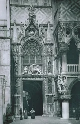 Porta della Carta